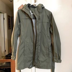 Columbia rain coat
